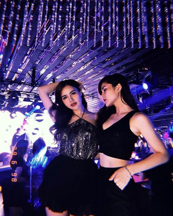 Phanh Lee khoe ảnh với MC Thu Hoài và Huyền Lizzie, hội chị em trên bến dưới thuyền ngày càng xinh đẹp!-4