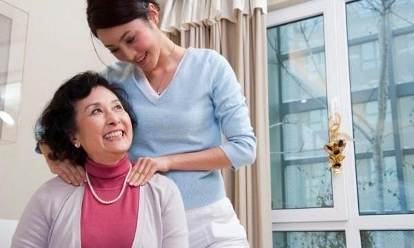 Chiếc bánh sinh nhật tặng con dâu làm hội chị em người thì ước ao, người thì tủi phận-1