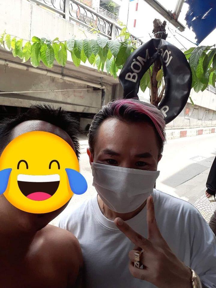 Xôn xao hình ảnh chiếc xe màu hồng của Binz bị cảnh sát giao thông hỏi thăm?-5