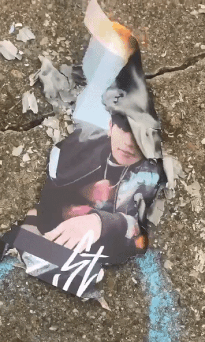 Kim Woojin thực ra đã sớm lộ tẩy tính cách tệ hại từ khi còn chung nhà Stray Kids-5