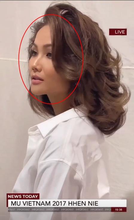 Tưởng đẹp lạ nhưng HHen Niê vẫn có khuyết điểm khó sửa chính là sống mũi lệch-4