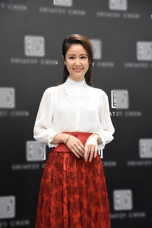 Lâm Tâm Như lộ làn da chảy xệ lão hóa khác xa ảnh photoshop-1