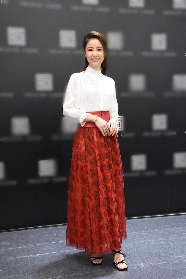 Lâm Tâm Như lộ làn da chảy xệ lão hóa khác xa ảnh photoshop-2