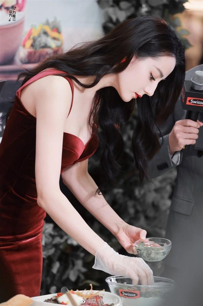 Body Địch Lệ Nhiệt Ba gây choáng ngợp trong ảnh chưa chỉnh sửa-2