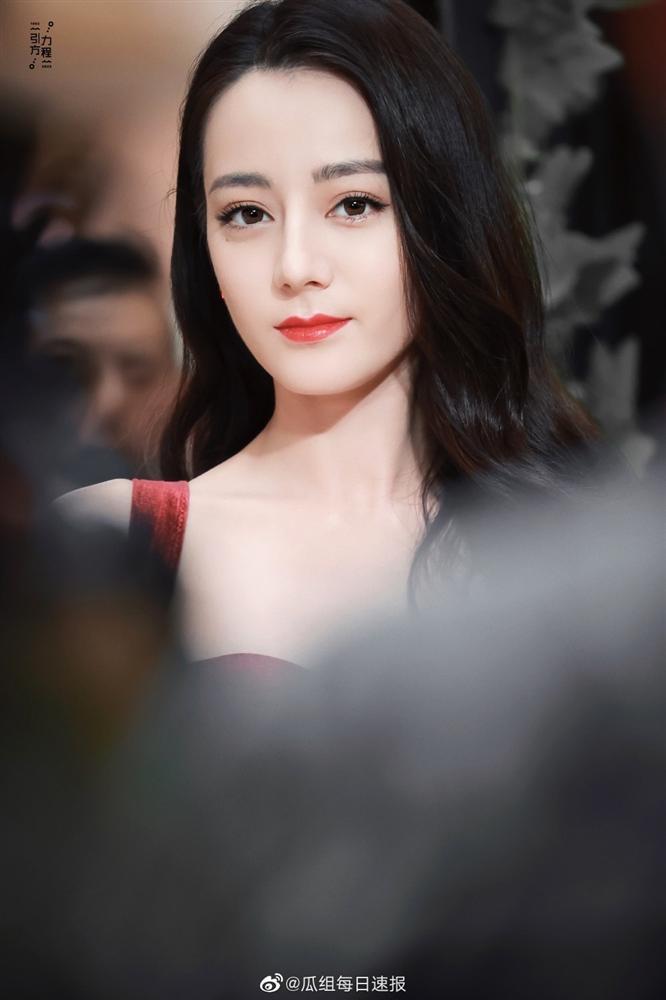 Body Địch Lệ Nhiệt Ba gây choáng ngợp trong ảnh chưa chỉnh sửa-6