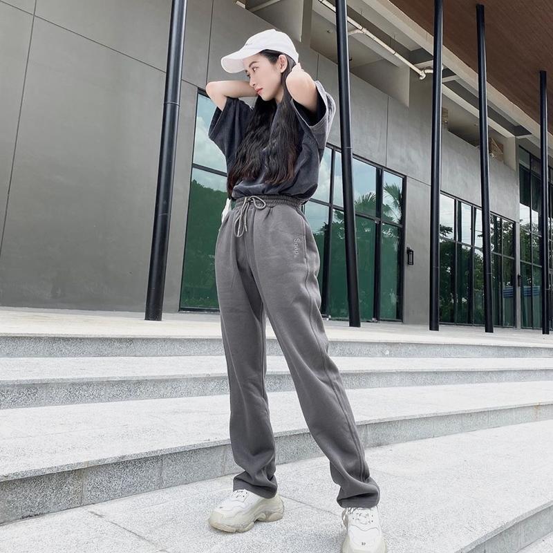 Sam lên đồ già dặn hơn ngày thường - Thúy Vi tôn body cùng đầm ôm sát-4