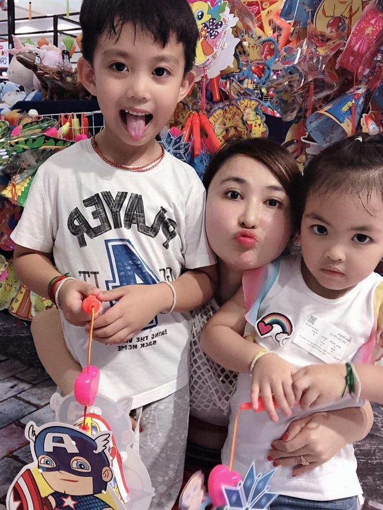 Bà ngoại nóng bỏng nhất Việt Nam: 30 tuổi đã bế cháu, chồng đại gia là bạn thân Cường Đô La-8