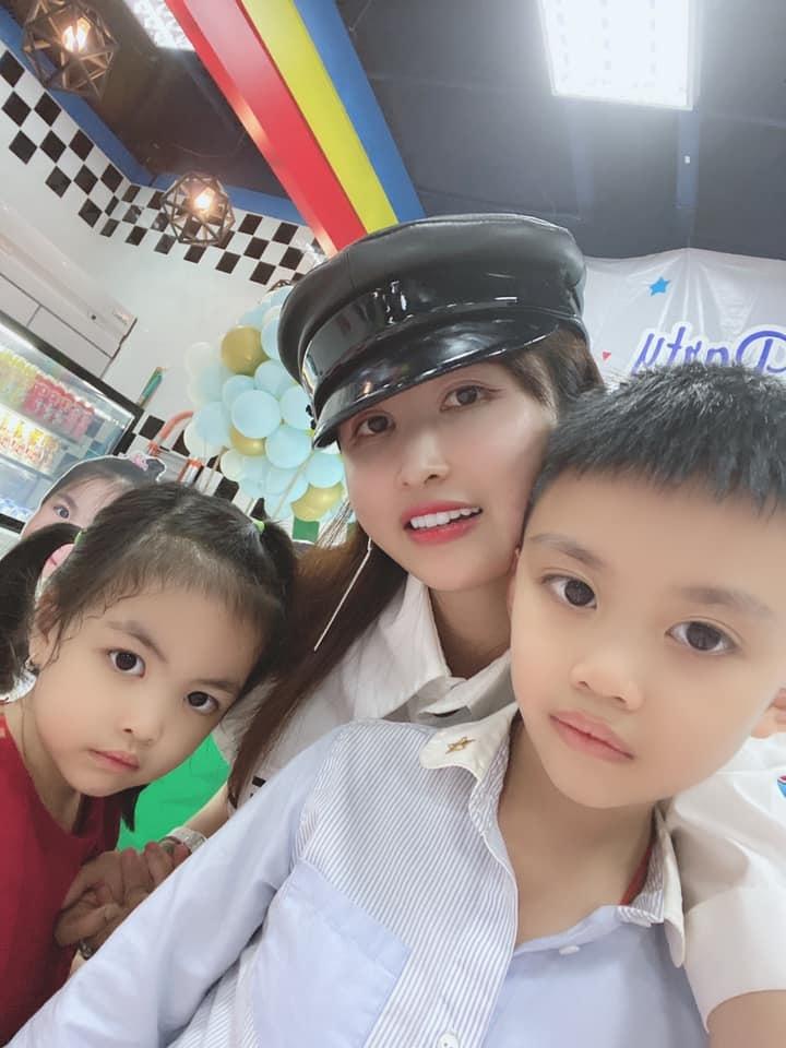 Bà ngoại nóng bỏng nhất Việt Nam: 30 tuổi đã bế cháu, chồng đại gia là bạn thân Cường Đô La-9