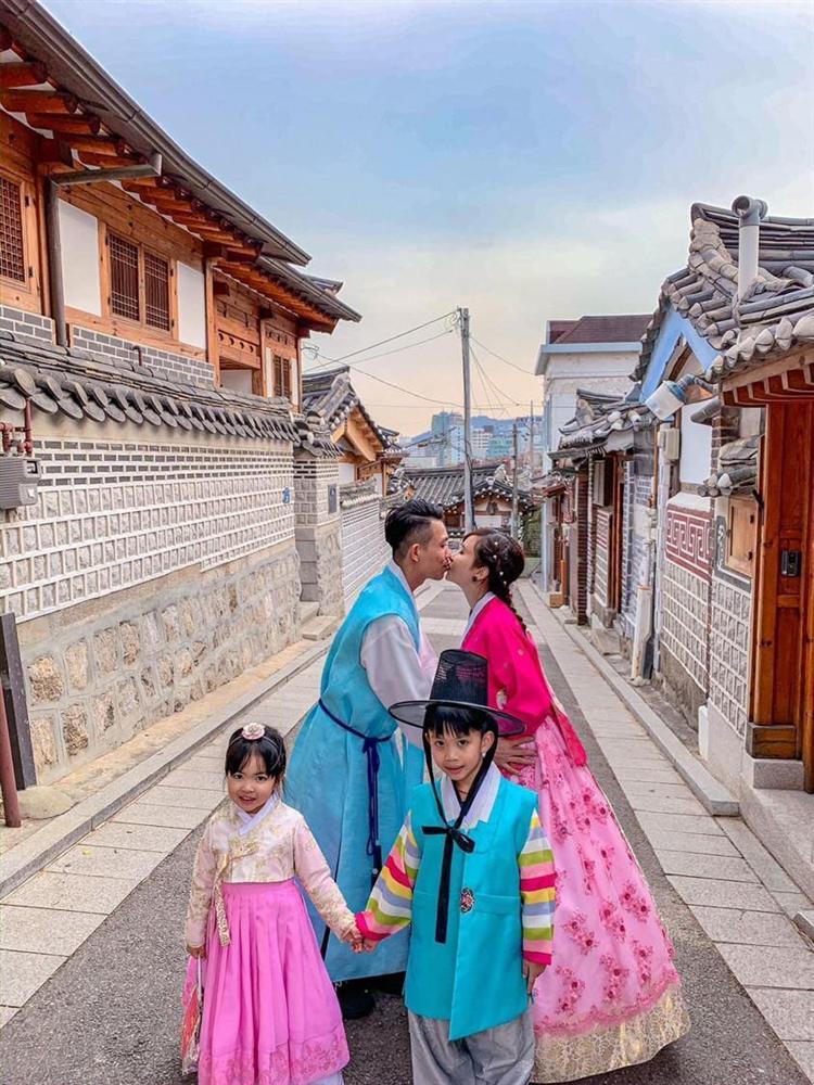 Bà ngoại nóng bỏng nhất Việt Nam: 30 tuổi đã bế cháu, chồng đại gia là bạn thân Cường Đô La-13