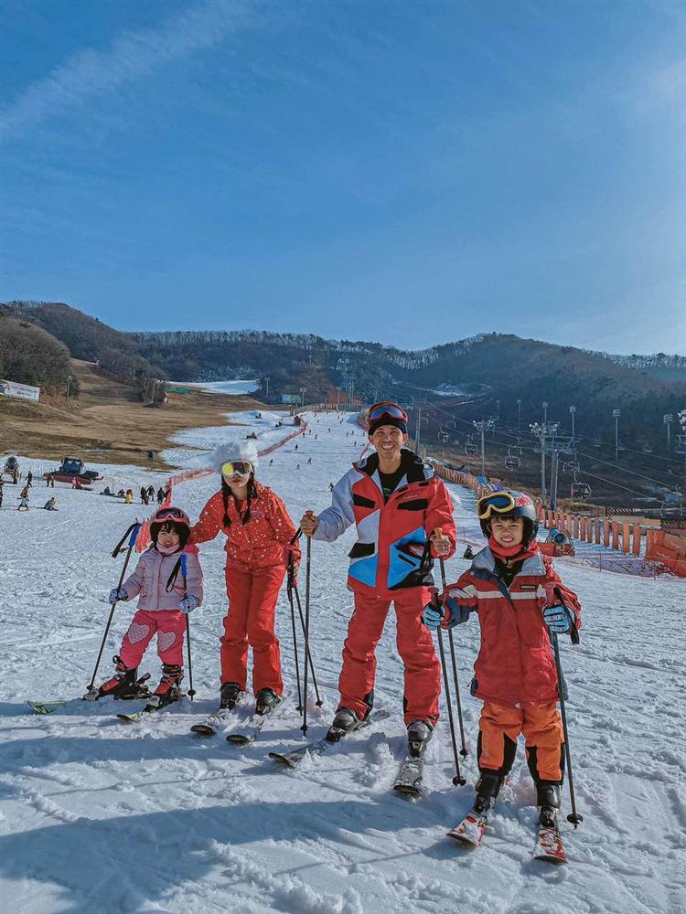 Bà ngoại nóng bỏng nhất Việt Nam: 30 tuổi đã bế cháu, chồng đại gia là bạn thân Cường Đô La-14