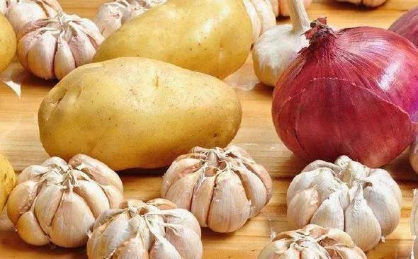 4 thực phẩm không nên cho vào tủ lạnh, tưởng kéo dài tuổi thọ nhưng lại thành đồ bỏ đi-2