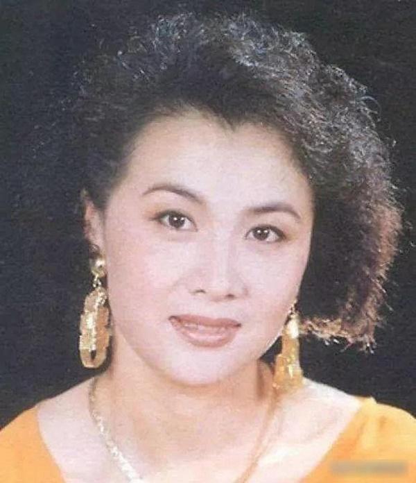 Diễn viên hạng nhất quốc gia qua đời vì bạo bệnh, đọc 7 chữ trên bia mộ mà đẫm nước mắt-10