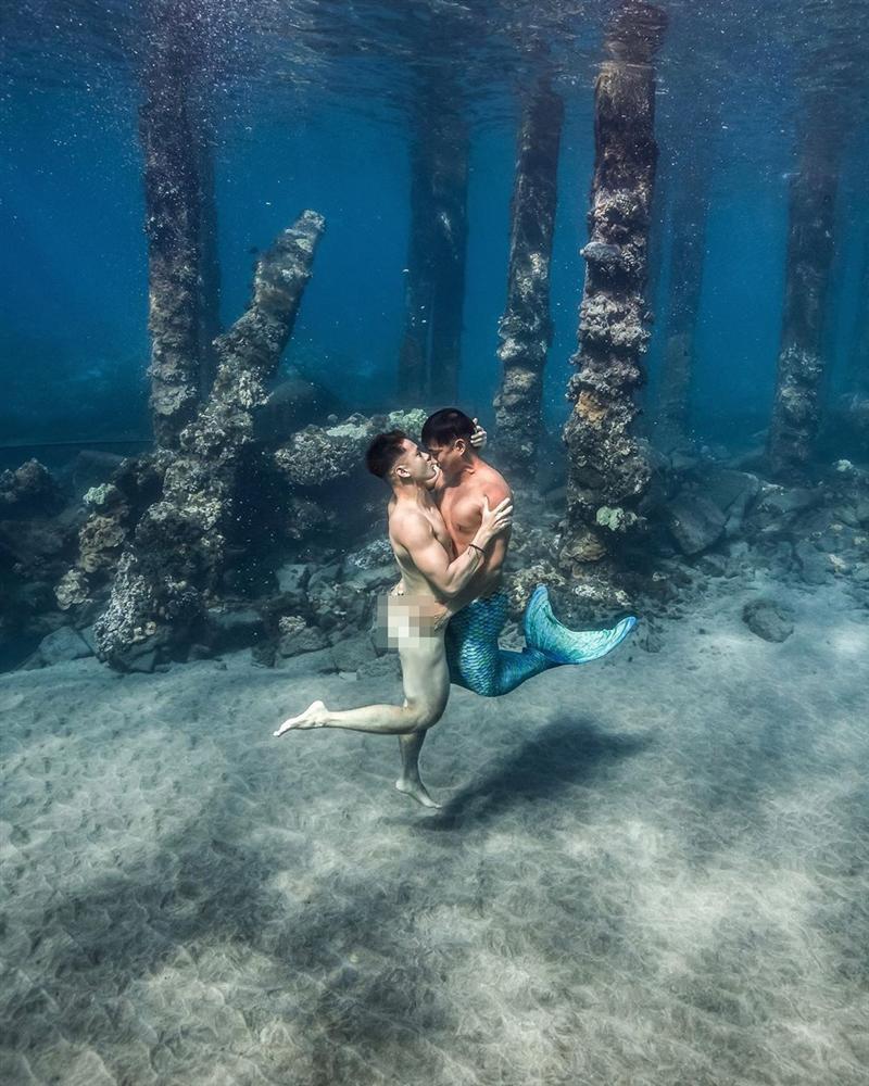Hồ Vĩnh Khoa không mặc quần áo, hôn bạn đời đồng tính dưới đáy đại dương-1