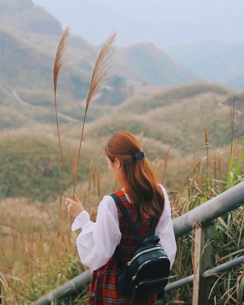 Đứng vào là có ảnh đẹp, sống lưng khủng long Bình Liêu, Quảng Ninh mê đắm giới trẻ-10