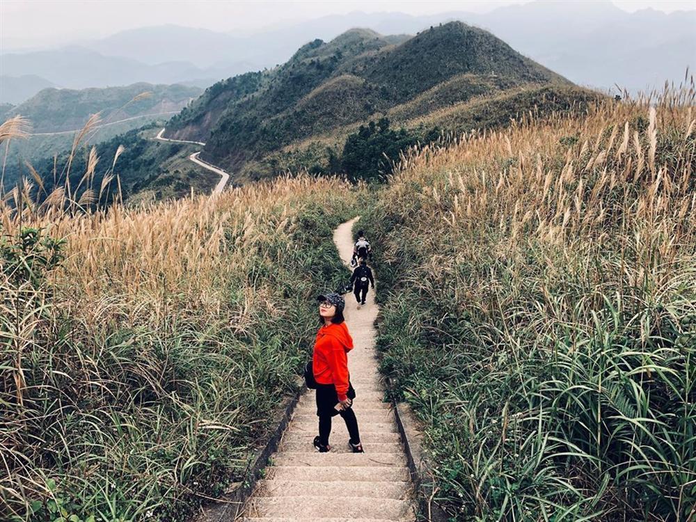 Đứng vào là có ảnh đẹp, sống lưng khủng long Bình Liêu, Quảng Ninh mê đắm giới trẻ-9