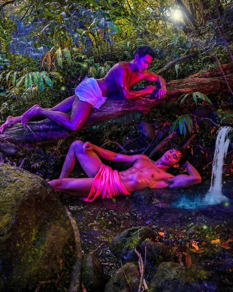 Hồ Vĩnh Khoa không mặc quần áo, hôn bạn đời đồng tính dưới đáy đại dương-3