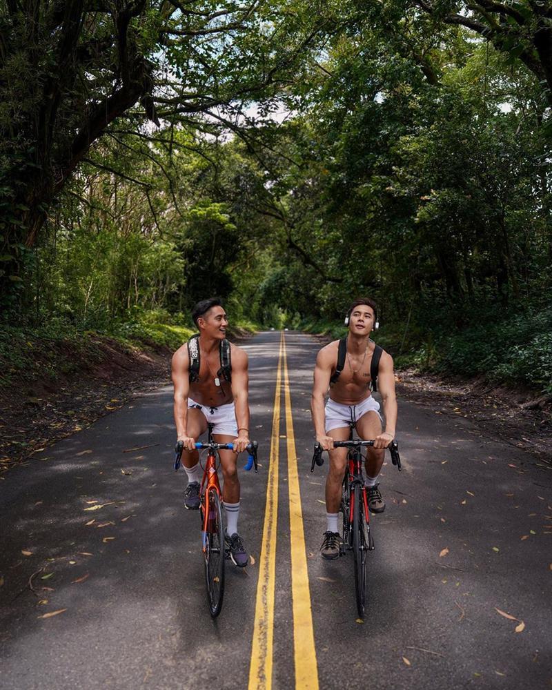 Hồ Vĩnh Khoa không mặc quần áo, hôn bạn đời đồng tính dưới đáy đại dương-4