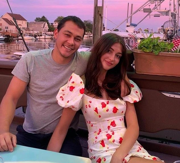 Katie Holmes vẫn đâm đầu yêu dù biết bồ trẻ đã đính hôn-2