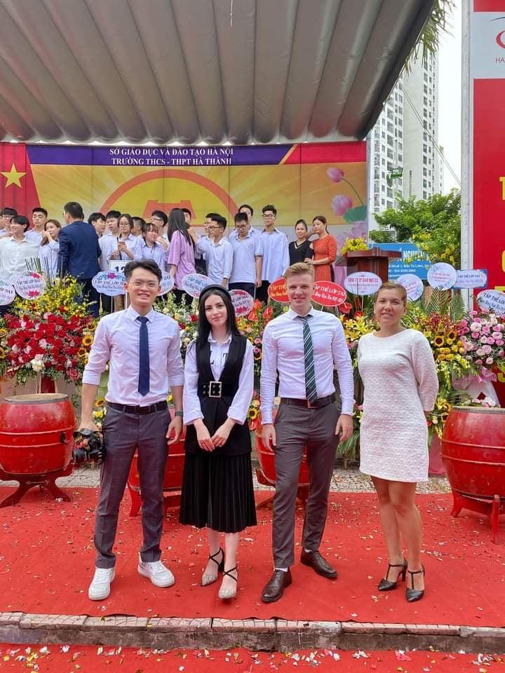 Cực phẩm giáo viên trường người ta, dân thường mà cứ tưởng siêu sao Hollywood-2