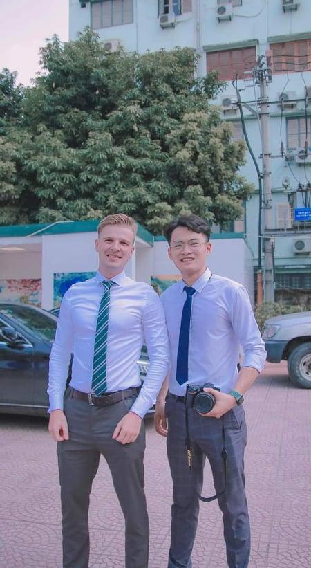 Cực phẩm giáo viên trường người ta, dân thường mà cứ tưởng siêu sao Hollywood-3