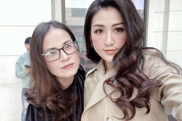 Mẹ đẻ tiết lộ khoảnh khắc Á hậu Tú Anh... cọ rửa bồn cầu-4