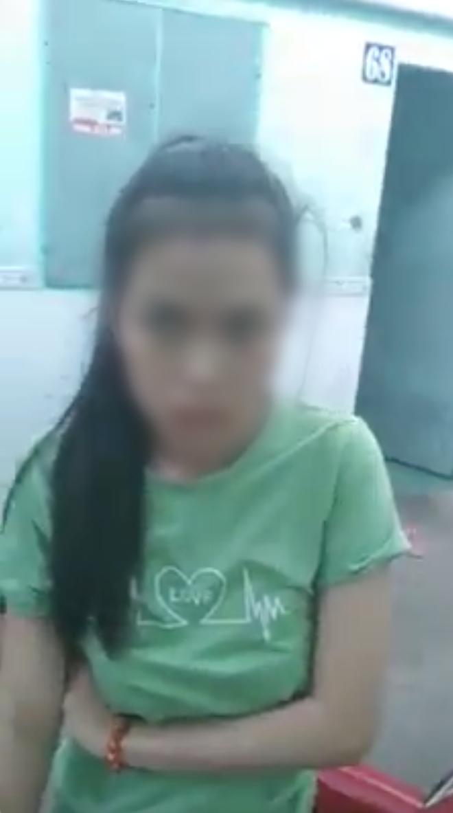 Clip: Màn đánh ghen sâu cay của chồng khi bắt quả tang vợ đưa nhân tình về hú hí-1