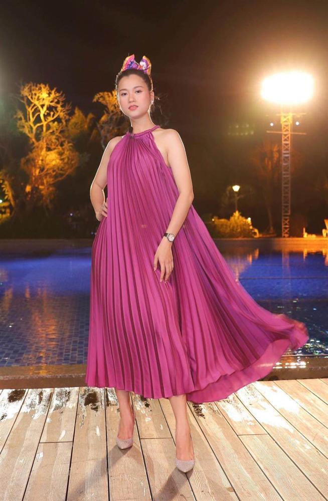 Bảo Thy hack tuổi với style không quần - Miu Lê chăm khoe eo sau giảm cân-1