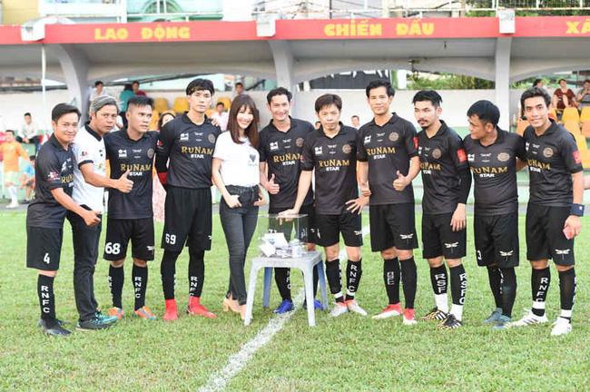 Nhan Phúc Vinh lại bị khui loạt ảnh vai kề vai Diễm My trước khi cạch mặt bạn diễn-3