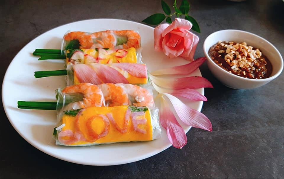 Ngưỡng mộ tài nấu ăn: Tạo hình gỏi cuốn thành bức tranh đậm đà bản sắc Việt-8