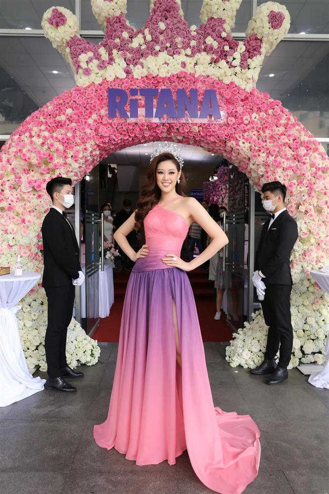 Dàn người đẹp Việt đọ dáng với đầm xẻ tà-1