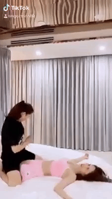 Không thể nhịn cười với bí quyết giữ gìn body quá bá đạo của Ngọc Trinh-3