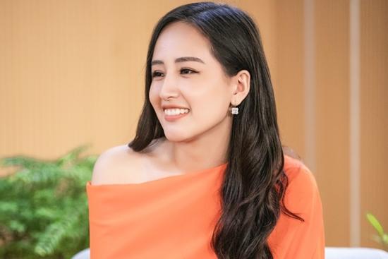 Mai Phương Thúy lên tiếng về ảnh mặc áo dài gây tranh cãi 8 năm trước