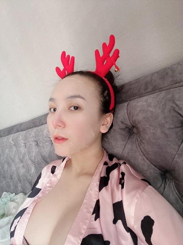 Thường đăng ảnh sống ảo, vợ Khắc Việt lộ nhan sắc thật khi đang bầu song thai-8