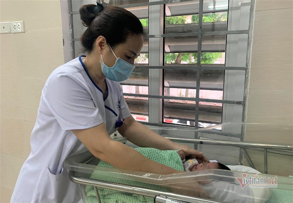 Thai nhi 1,6kg bị phá bỏ ở tuần thai 31 sống lại kỳ diệu-2