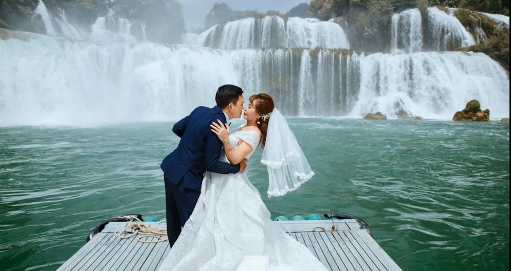 Full cả clip lẫn ảnh cưới, cô dâu 63 tuổi ở Cao Bằng bị chê nhiều hơn khen-1