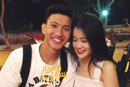 Bạn gái hot girl bóng gió chia tay Đoàn Văn Hậu?