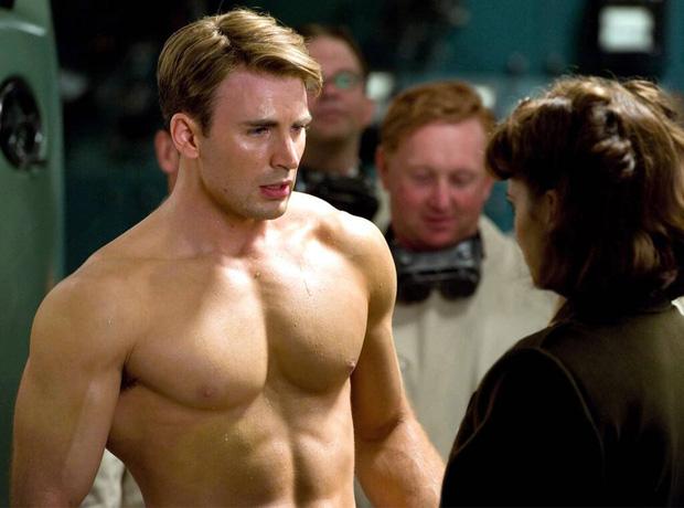 Nóng: Captain Chris Evans lỡ tay đăng ảnh bộ phận nhạy cảm lên Instagram, tài tử Hulk và dàn sao Hollywood tranh cãi nảy lửa-1