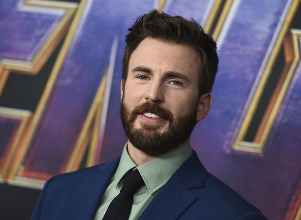 Nóng: Captain Chris Evans lỡ tay đăng ảnh bộ phận nhạy cảm lên Instagram, tài tử Hulk và dàn sao Hollywood tranh cãi nảy lửa-4