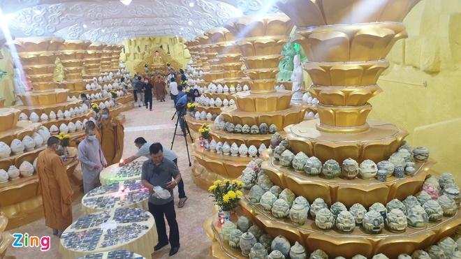 Hơn 400 hũ tro cốt ở chùa Kỳ Quang 2 được nhận diện-1