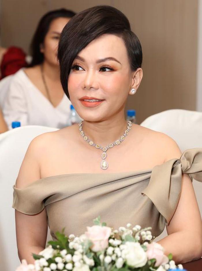 Việt Hương được mời đóng phim nhiều nhờ ít phẫu thuật, không làm răng sứ-1