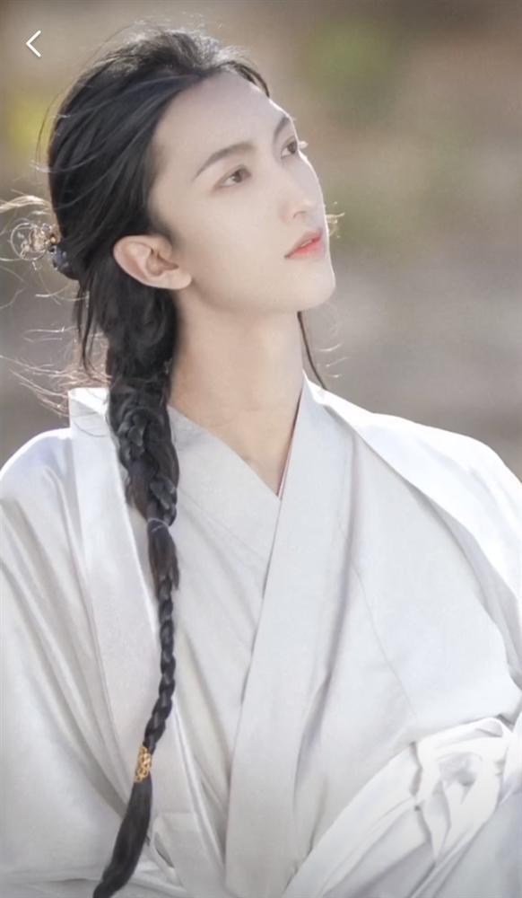 Góc tự hại: Mỹ nam cổ trang lộ nhan sắc không thể nhận ra khi lỡ tay tắt nhầm filter-3