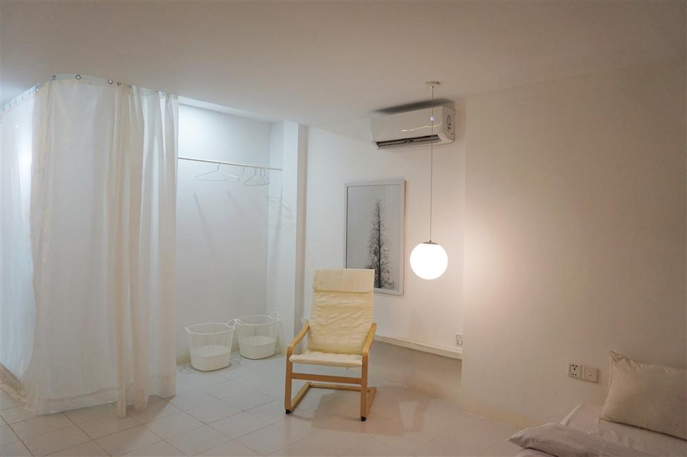 Chàng trai đa tài tự tay cải tạo căn hộ cho thuê thành không gian sống ấn tượng, ai cũng mê-2