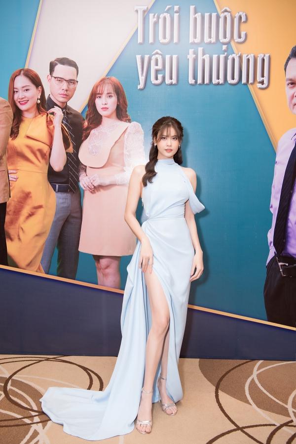 Hội gái một con Vbiz Ngọc Lan, Trương Quỳnh Anh và Tú Vi đại náo màn ảnh nhỏ-9