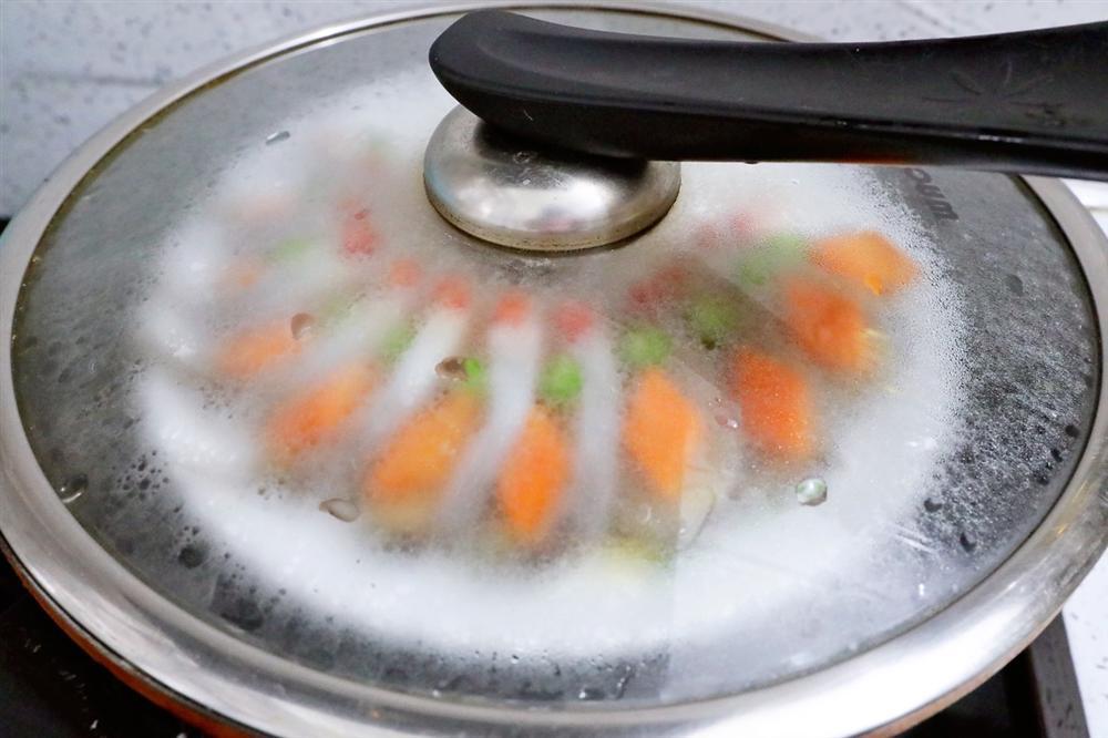 Chỉ là cá hấp thôi mà sao lại nghệ thuật thế này, làm xong mẹ chồng khen tấm tắc!-10