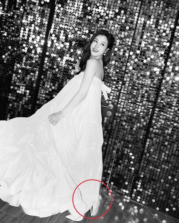 Đông Nhi liên tục đi giày cao gót 10 cm trong suốt thai kỳ-3