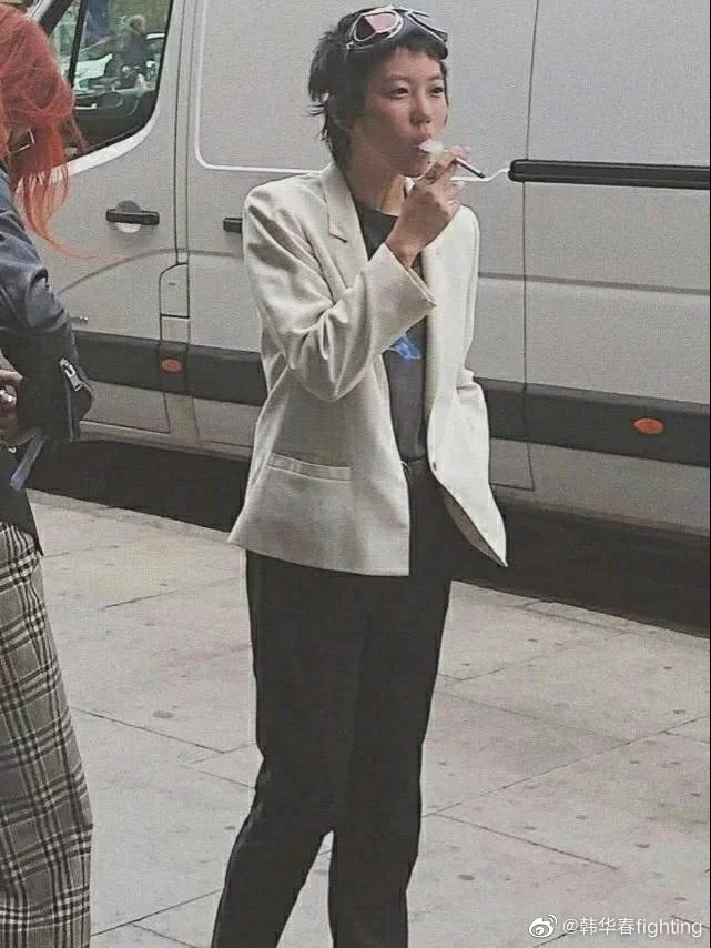 Ngoại hình và tính cách đối lập của 2 con gái Vương Phi-3