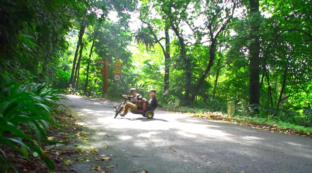 Quyết chinh phục nút kim cương Youtube, NTN lái xe mạo hiểm thả dốc từ đỉnh núi nhiều khúc cua tử thần-6