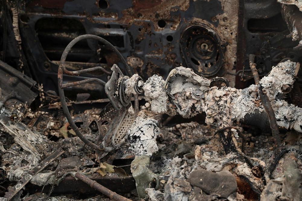 Khung cảnh hoang tàn như ngày tận thế sau cháy rừng Bờ Tây nước Mỹ-6