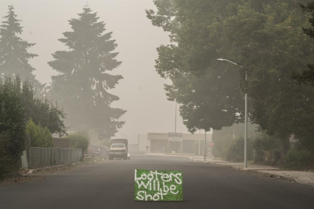 Khung cảnh hoang tàn như ngày tận thế sau cháy rừng Bờ Tây nước Mỹ-7