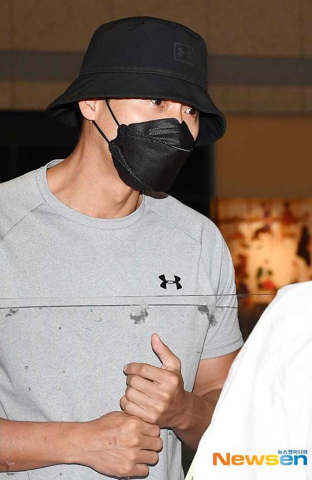 Hyun Bin - Son Ye Jin dính tin đồn đã đính hôn vì 1 chi tiết nhỏ ở ảnh sân bay, thực hư là gì?-3